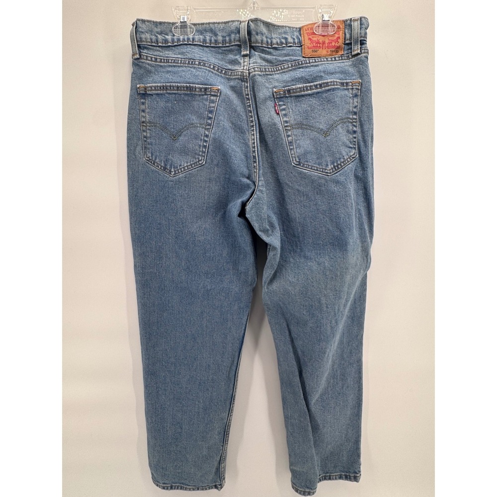 Levi Strauss 550 Relaxed Fit Jeans Men's W35 L32‎ Light Wash Denim - Picture 2 of 5